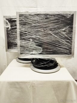 Prodám použité monitory k PC 5ks - 4