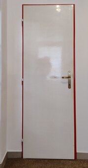 Prodám dveře 80L 3/3 + 60L plné bílé - 4