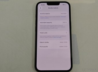 Apple iPhone 16e - 4
