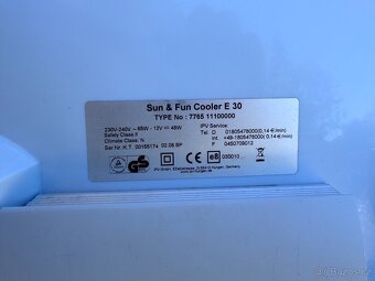 Chladicí box Sun&Fun cooler e30 na 12V a 220V - 4