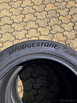 Prodám letní pneu Bridgestone  R20 - 4