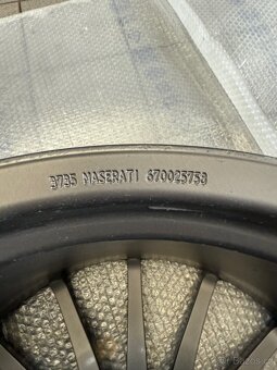 Maserati Quattroporte - 4