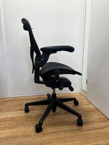 Kancelářská židle Herman Miller Aeron Remastered Full Option - 4