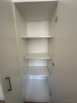 Bílá šatní skříň se zrcadly - 4