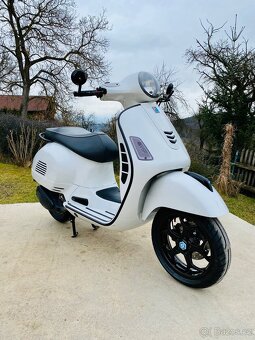 VESPA GTS 300 SUPER - 4