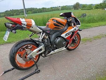 Honda CBR 1000RR REPSOL - 4