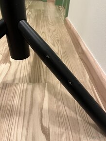 Černý designový stojanový věšák - 4