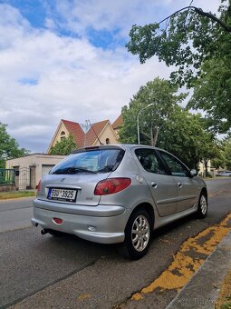 Peugeot 206 + zimní sada kol | Platná STK | 114tis km - 4