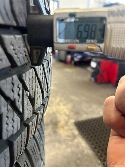 Zimní pneu 235/45 R20 100W - 4
