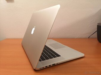 Apple MacBook Pro 15 2015 - AMD R9/512/i7/16G - 4