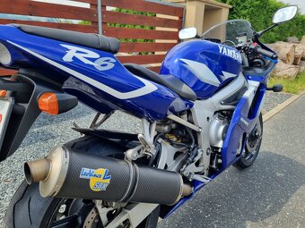 Yamaha R6 - 4