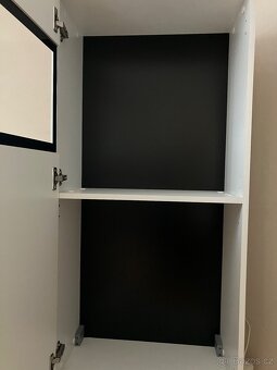 Bílá obývá stěna - 4