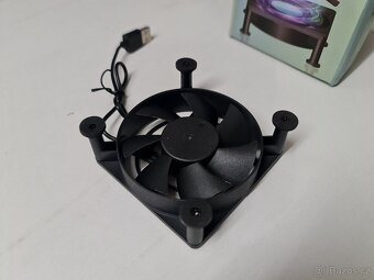 Tichý větráček USB pod elektroniku (router, TV box,hub..atd) - 4