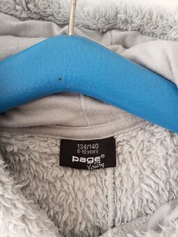 Overal jednorožec. 134/140 - 4