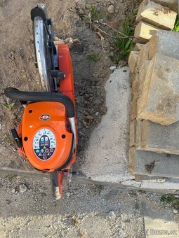 Rozbrušovací pila ECHO CSG-7410Es skoro nová - 4