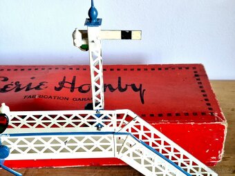 Vláčky - Železniční nadchod ze semafory, Hornby, 1930 - 4