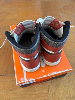 Air Jordan 1 Retro High OG Chicago Lost & Found - 4