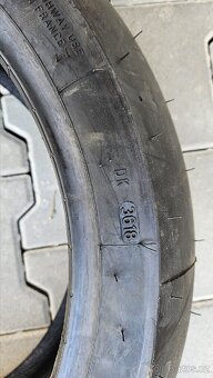 Nový slick-E Dunlop GP Racer 190/55/17 - 4