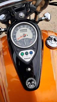 Kawasaki VN 900 Custom - 4