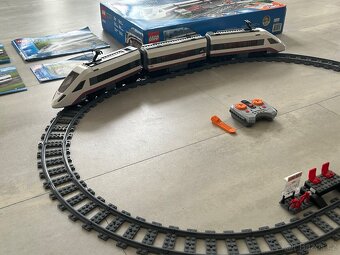 LEGO City 60051 vysokorychlostní osobní vlak - 4