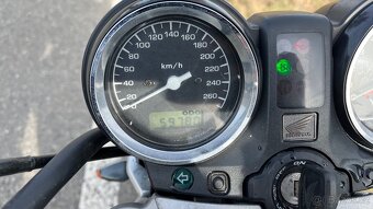 Honda Hornet 900 - 4