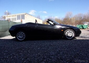 Alfa Romeo Spider 2.0 T.S. 114kW 213 000KM NOVÝ benzín - 4