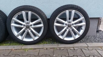 Alu kola 5x100 r17 originál vw polo letní pneu - 4
