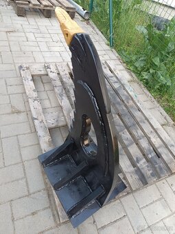 Rozryvaci trn - 4