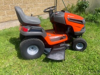 Zahradní traktor Husqvarna YTH 184 T - 4