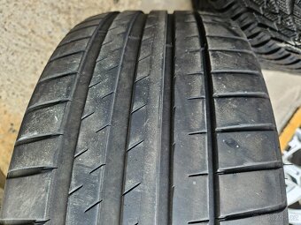 245/40R19 98Y XL RFT Pilot Sport 4 MICHELIN - 4
