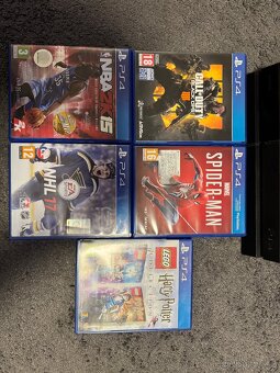 PlayStation 4 + 2x DualShock + 5 her - 4