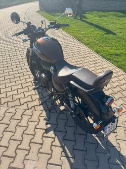 Royal Enfield Meteor 350 - 4