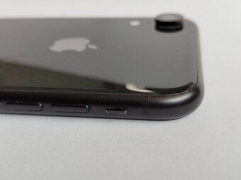 iPhone XR 64Gb black. Prodám zachovalý používaný iPhone XR v - 4
