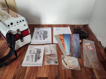 Roland FR1 Elektronický akordeon - 4