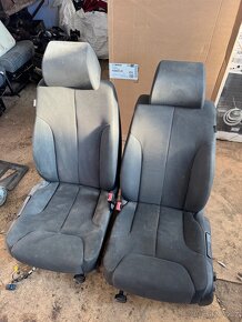 Sedadla s LCD monitorem Passat B6 - 4