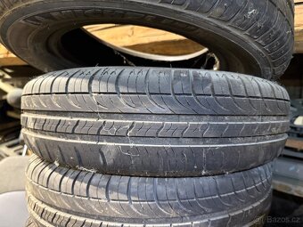 Pneu Michelin 155/80 R13 - 4