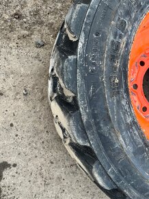Bobcat, pneu s diskem - 4