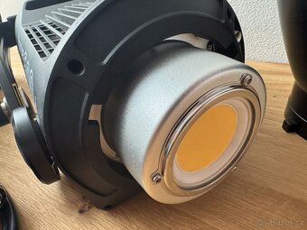 LED Světlo Aputure LS 600d Daylight LED Light (V-Mount) - 4