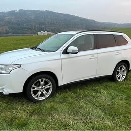 Mitsubishi Outlander INTENSE 2,2 DI-D 4x4 Automat 7 míst DIE - 4