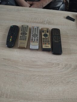 nabíječky na staré telefony a ovladače - 4