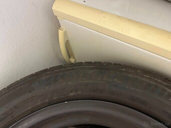 Pneu Bridgestone s plechovými disky - 4