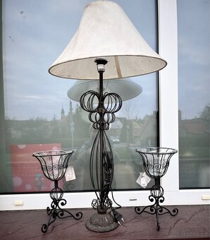Komplet lampa a dva stojánky - 4