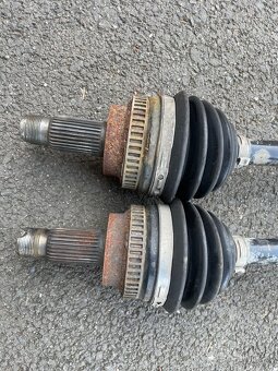 Přední poloosy pro BMW e60/e61 - 4