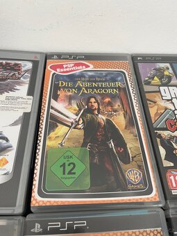 Prodej velké PSP sbírky – 2 konzole, 2 pouzdra, 4 baterie - 4