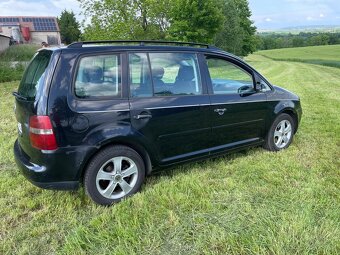 Volkswagen Touran - 4