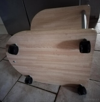 Odkládací stolek na kolečkách 48x40 výška 41 cm - 4