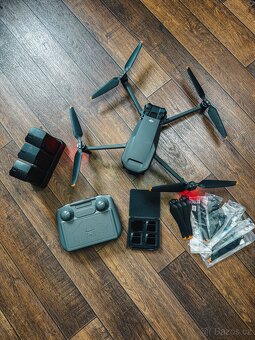 DJI Mavic 3 Fly more Combo - dron 4x baterie a příslušenství - 4