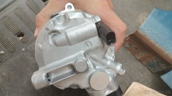 Klima kompresor Škoda, Volkswagen 5Q0816803Hnový originální - 4