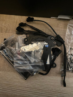 MSI E360 - 4