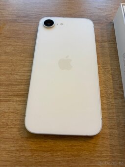 IPhone 16e, bílý 128gb - 4
